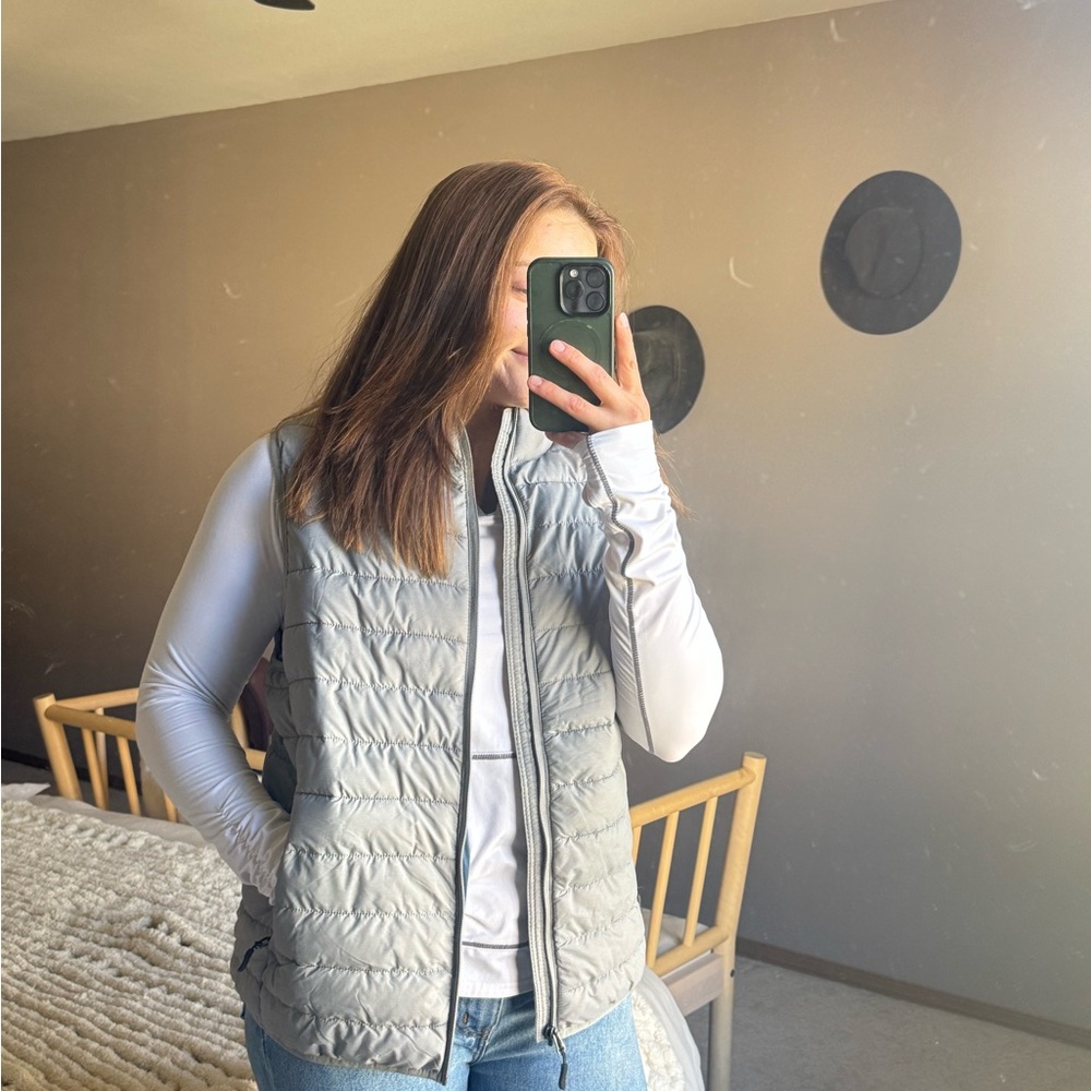 Club Room Women's Light Gray Quilted Vest